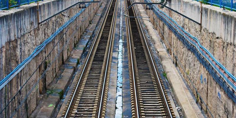 商业地产尽职调查清单：投资前必须核查的十大法律与财务风险点 | SQFT Global 洞见