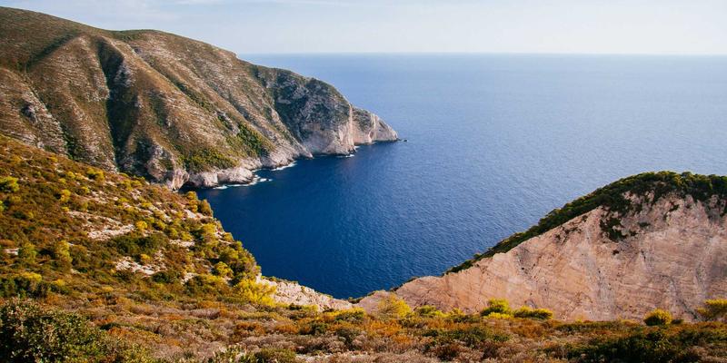 商业地产投资组合多元化策略：如何通过global workspace与retail locations配置抵御市场波动