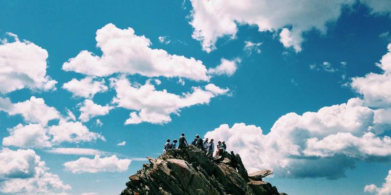 驾驭商业地产成功：从专业物业管理到灵活办公空间解决方案